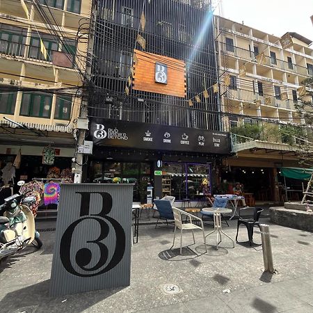 Bud Brew Beyond Dispensary And Hotel Bangkok Esterno foto