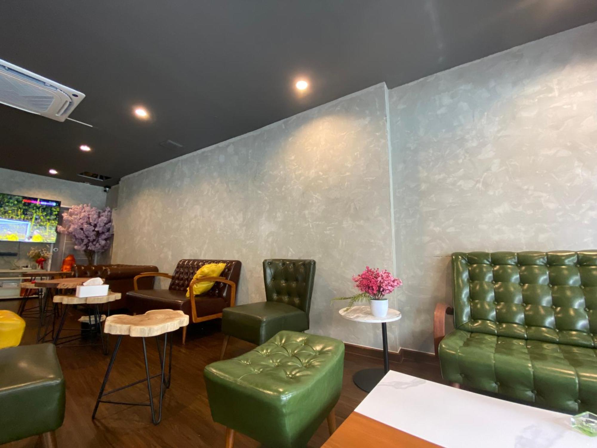 Bud Brew Beyond Dispensary And Hotel Bangkok Esterno foto