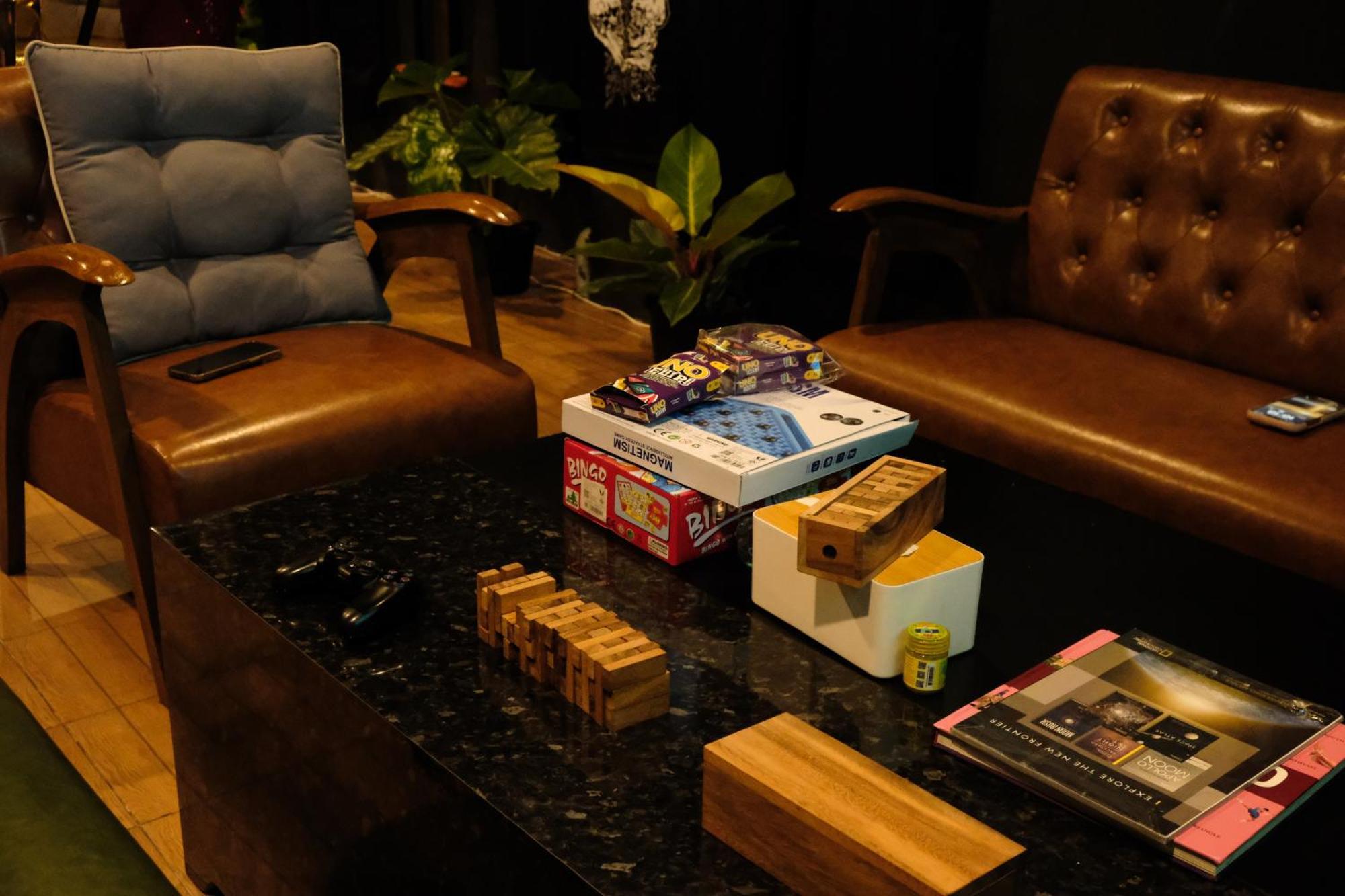 Bud Brew Beyond Dispensary And Hotel Bangkok Esterno foto