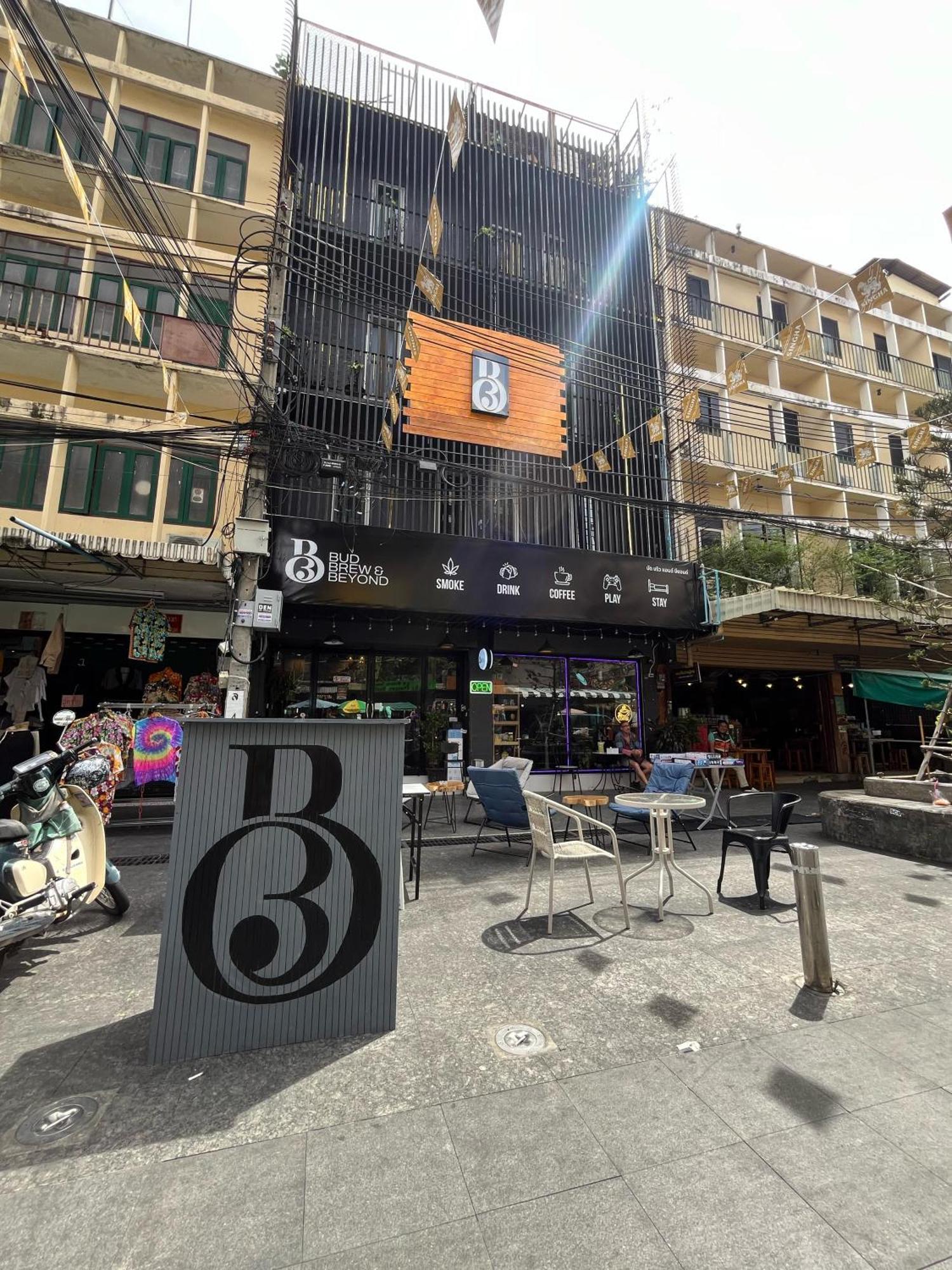 Bud Brew Beyond Dispensary And Hotel Bangkok Esterno foto