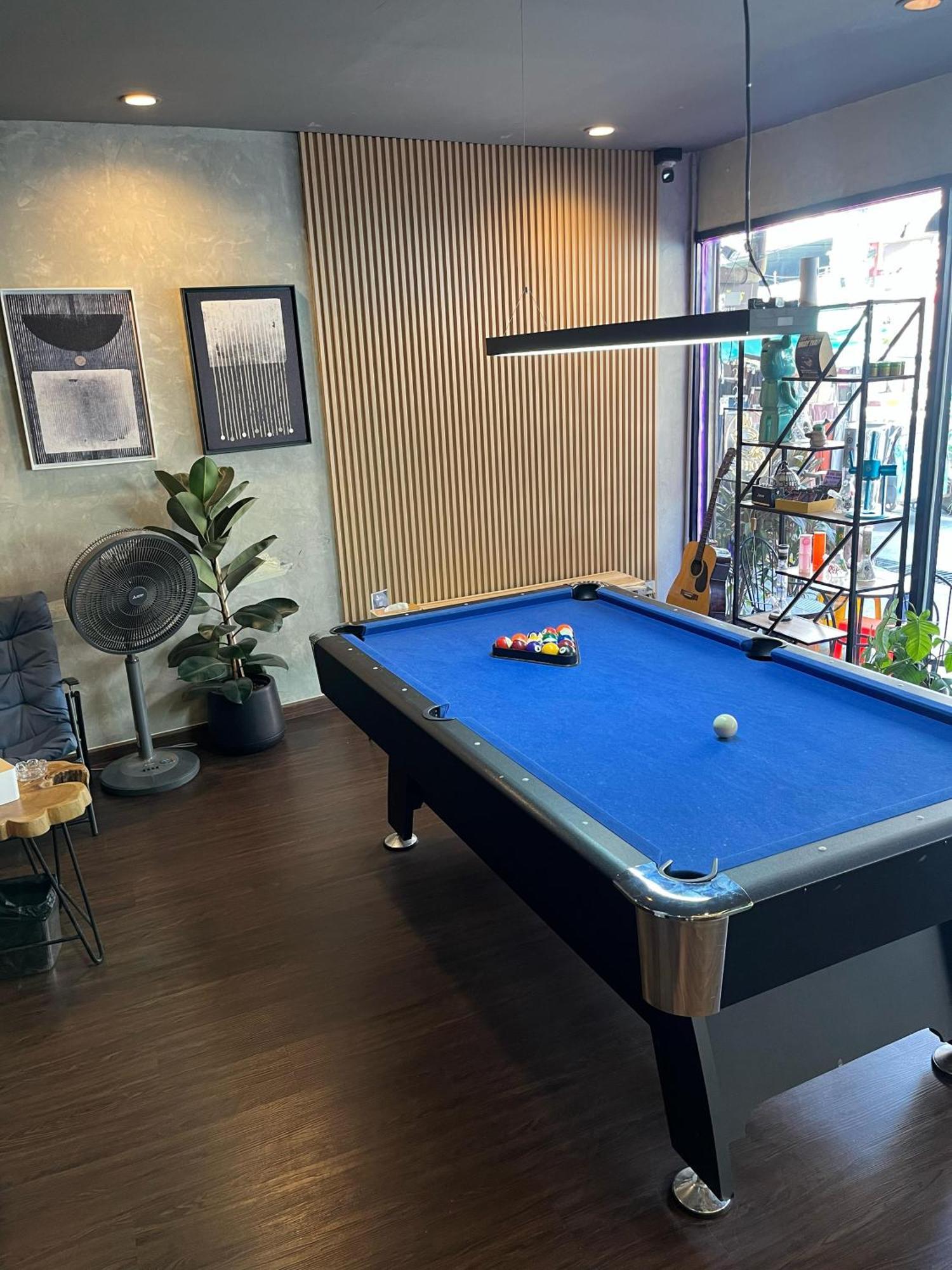 Bud Brew Beyond Dispensary And Hotel Bangkok Esterno foto